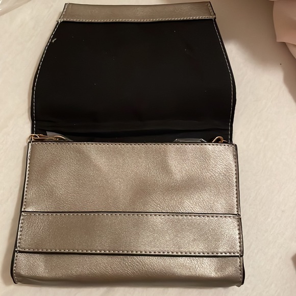 Silver purse, new - Picture 7 of 9